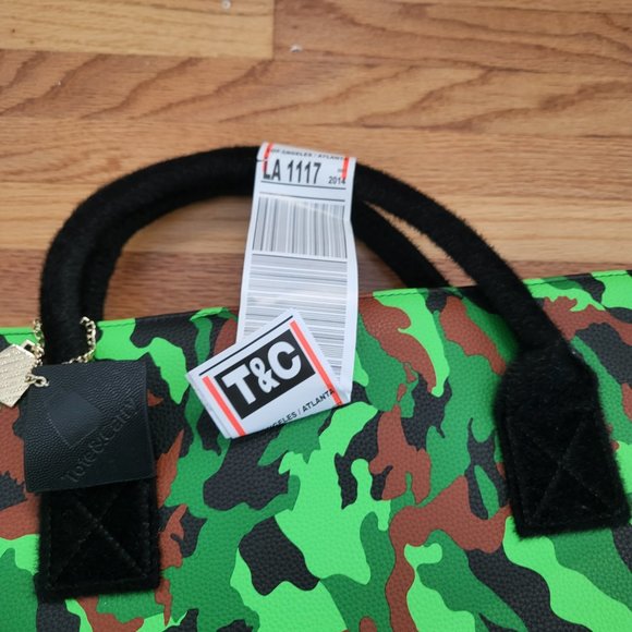 Tote&Carry- As seen on BRIDES Magazine - Unisex travel bag (New with Tags) - Picture 12 of 13